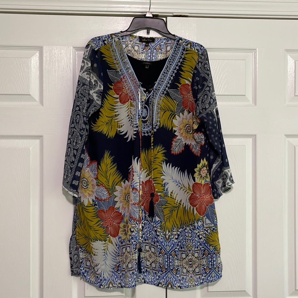 Tunic beach vacation vibes blouse .slight sparkle in embroidery